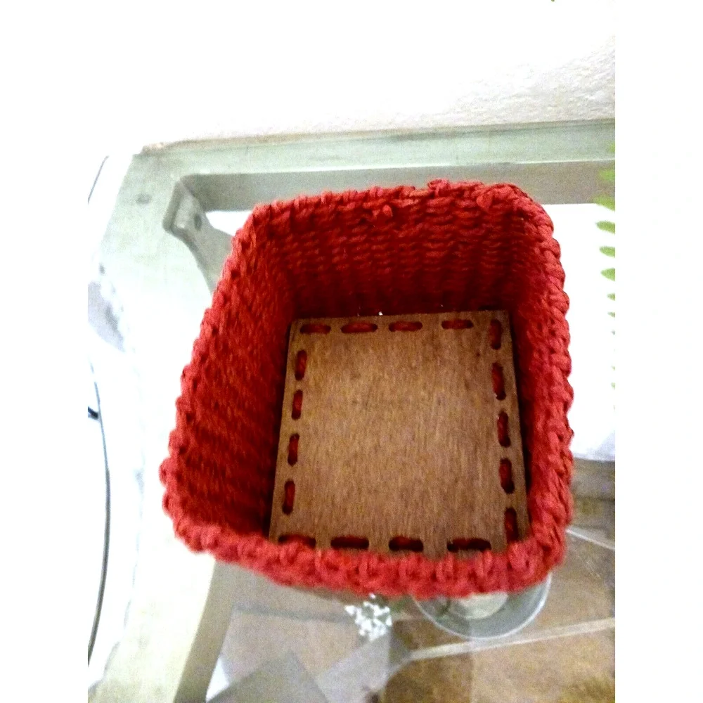 RED Basket WEAVED Square 6